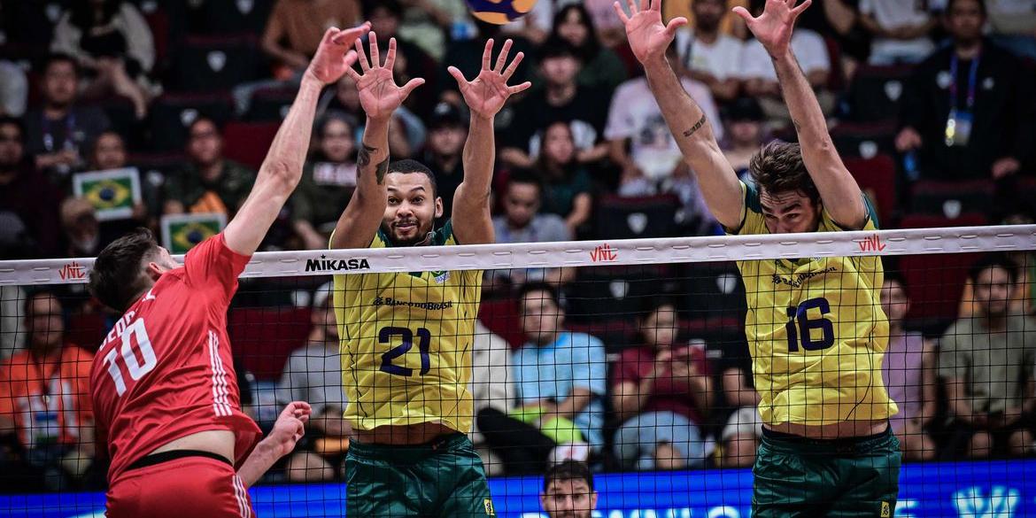 Seleção brasileira volta a entrar em quadra diante da China (Divulgação / FIVB)