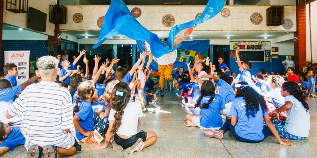 Espetáculo infantil Mbyky, do Núcleo Coelhos Mordem (Gabriel Pinheiro)