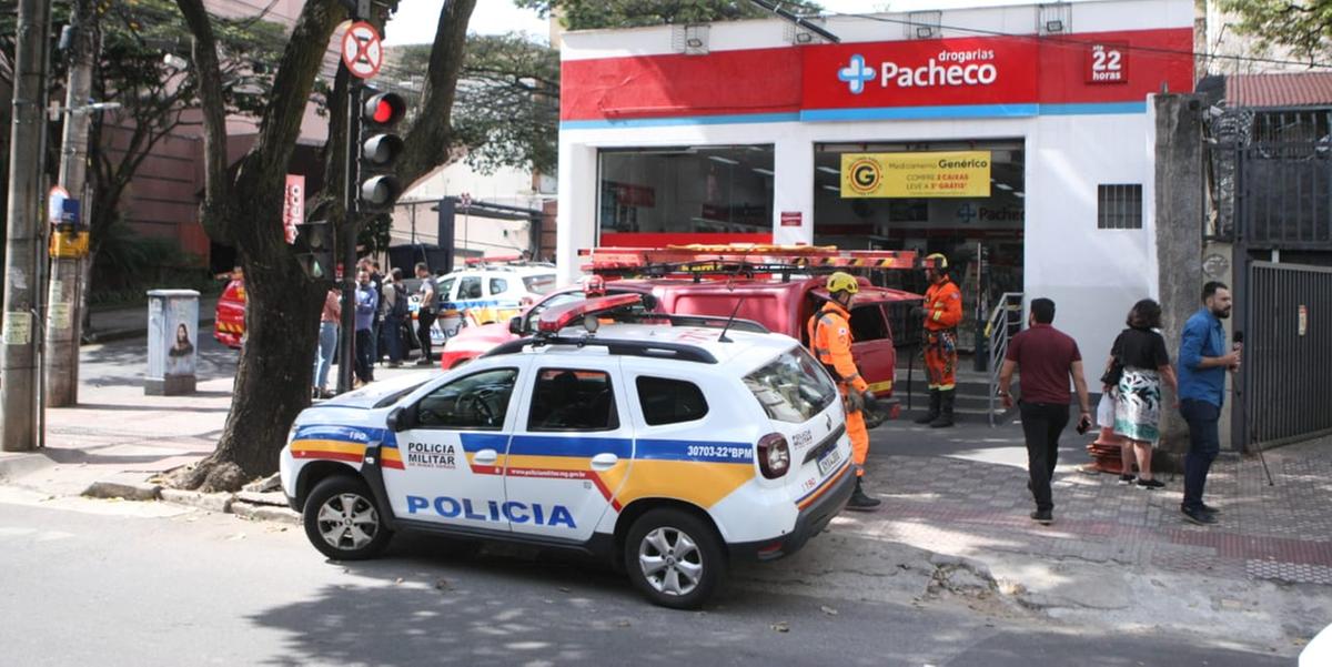 Testemunhas contaram que por volta das 1h da madrugada de hoje, o homem foi visto no telhado quando o alarme do estabelecimento tocou (Maurício Vieira / Hoje em Dia)