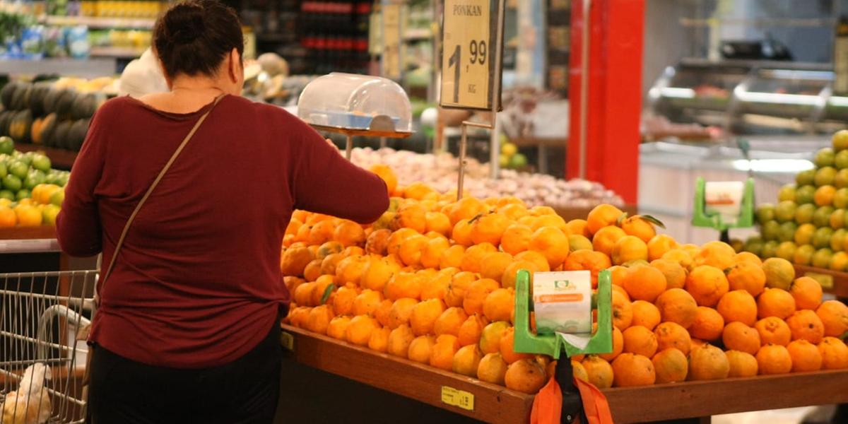 Mexerica é uma das "frutas de julho" e, por isso, está com preço mais em conta (Maurício Vieira / Hoje em Dia)