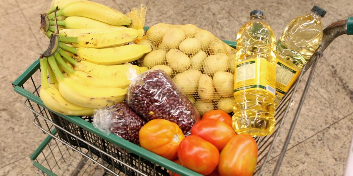 Nova composição da cesta básica de alimentos está alinhada com as recomendações e princípios dos guias alimentares brasileiros do Ministério da Saúde, que definem as diretrizes oficiais sobre alimentação saudável para a população (Maurício Vieira / Jornal Hoje em Dia)