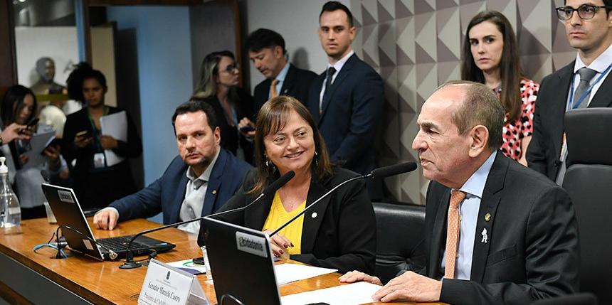 A MP 1.170/2023 deu reajuste linear de 9% para todos os servidores e empregados públicos civis do Executivo federal, incluindo aposentados e pensionistas, a partir de 1º de maio de 2023 (Roque de Sá / Agência Senado)