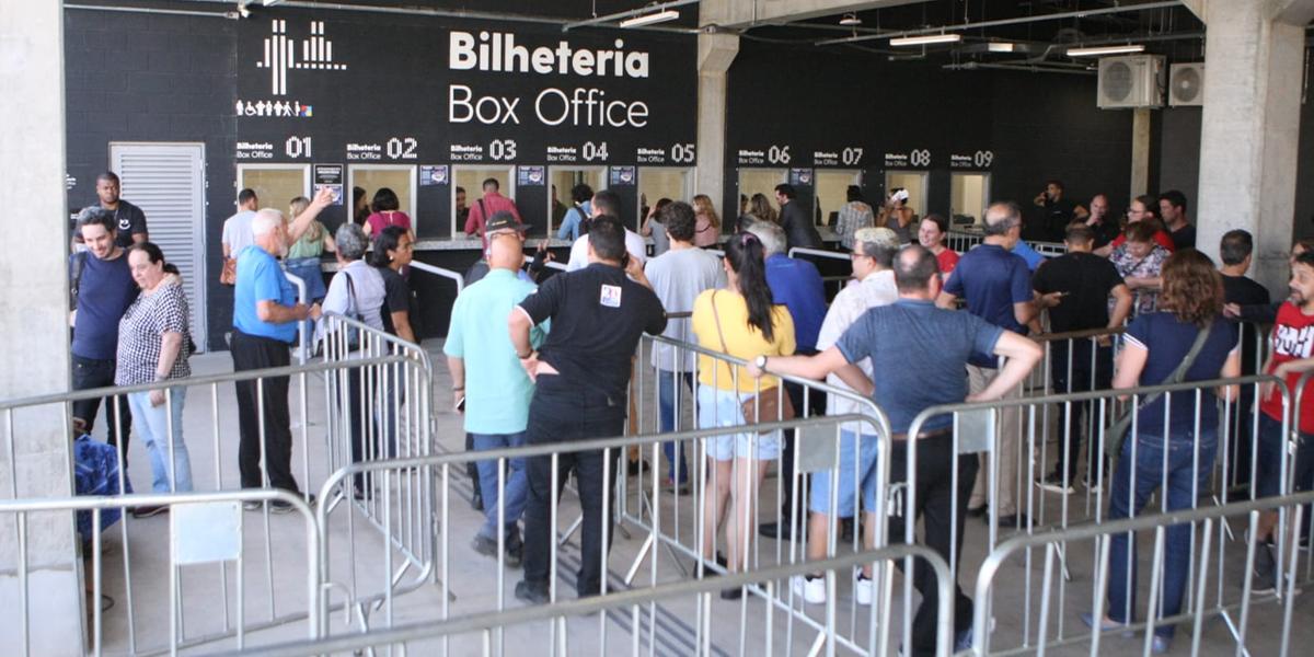 Fila para comprar ingressos para shows na Arena MRV (Maurício Vieira / Hoje em Dia)