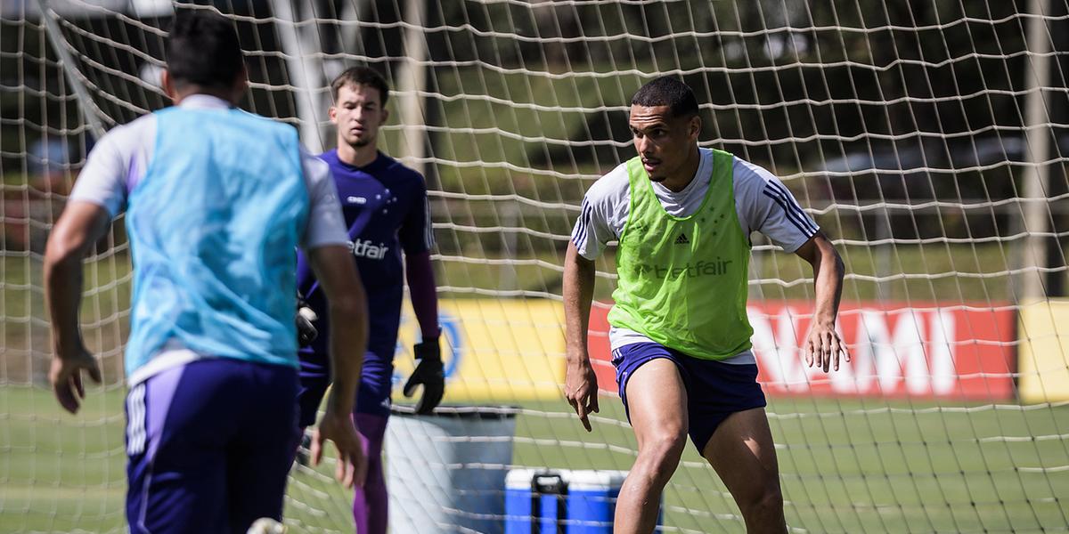 Confiante para o jogo contra o Palmeiras, Neris participou dos treinos de hoje na Toca II (Gustavo Aleixo/Cruzeiro)