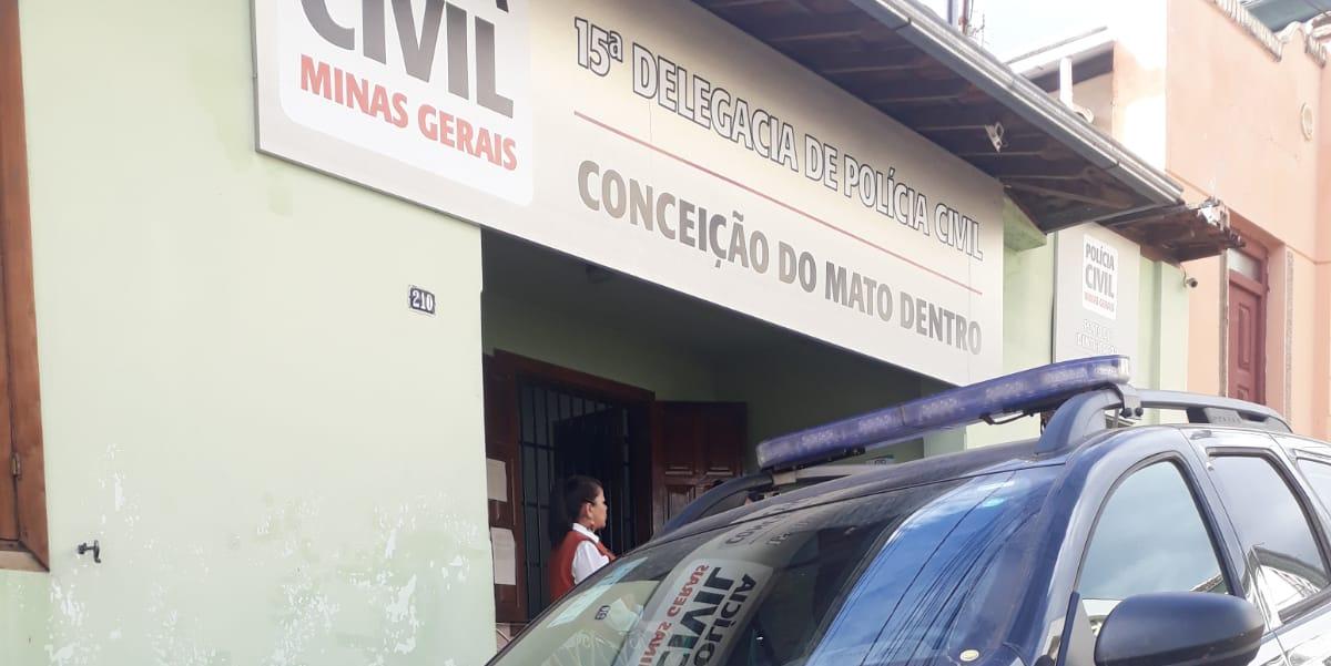 Foi expedido mandado de prisão preventiva do homem e pelo deferimento de medidas protetivas de urgência em favor da vítima (Divulgação / PCMG)