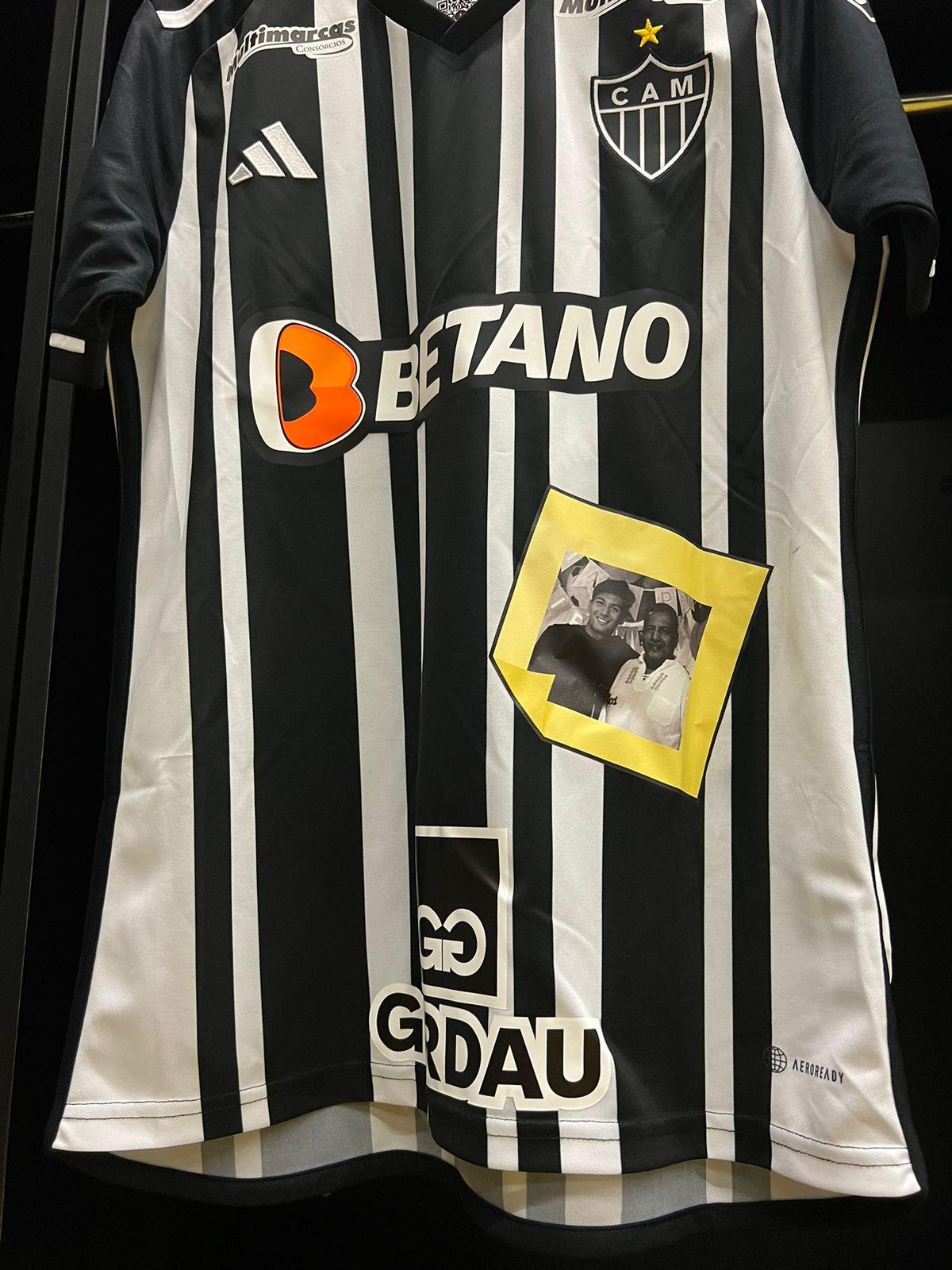 Jogadores do Galo usam camisas em homenagens ao dia dos pais (Divulgação / Atlético)