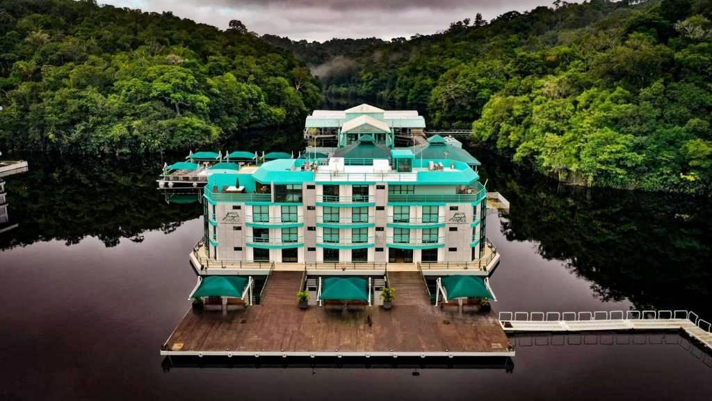 Localizado em uma área remota e intocada da Amazônia, o Uiara Amazon oferece a combinação perfeita entre luxo e natureza. (Uiara Amazon / divulgação)