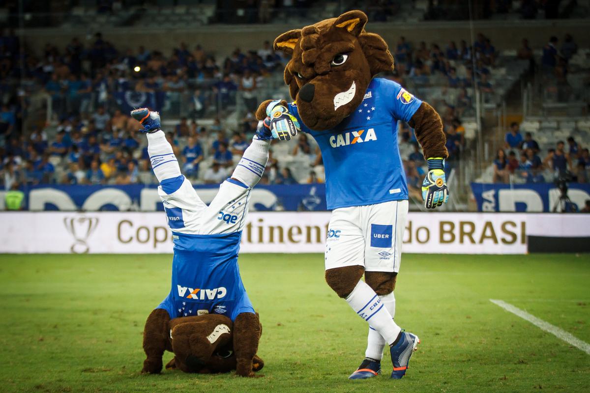 Mascotes retornam repaginados contra o Corinthians (Foto: Vinnicius Silva/Cruzeiro)