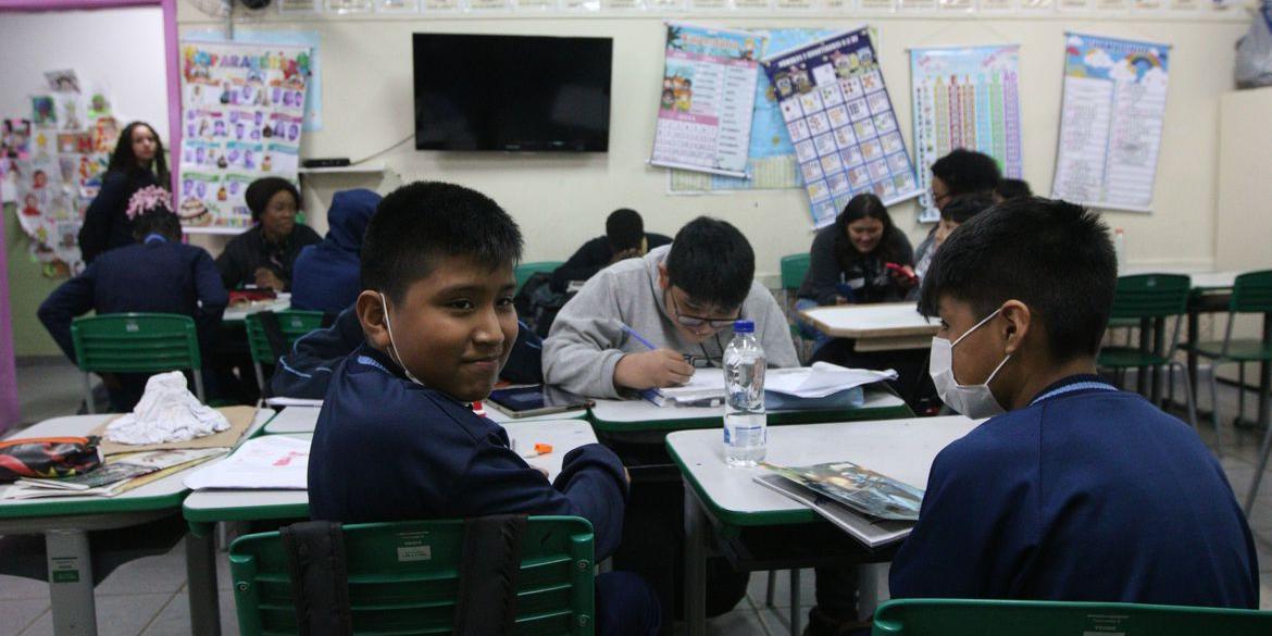 São Paulo (SP), 19/06/2023 - Crianças estudam dentro de sala de aula na antiga Escola Municipal de Ensino Fundamental - EMEF Infante Dom Henrique, agora chamada EMEF Espaço de Bitita, em homenagem a escritora Carolina Maria de Jesus, no Canindé (Rovena Rosa / Agência Brasil)