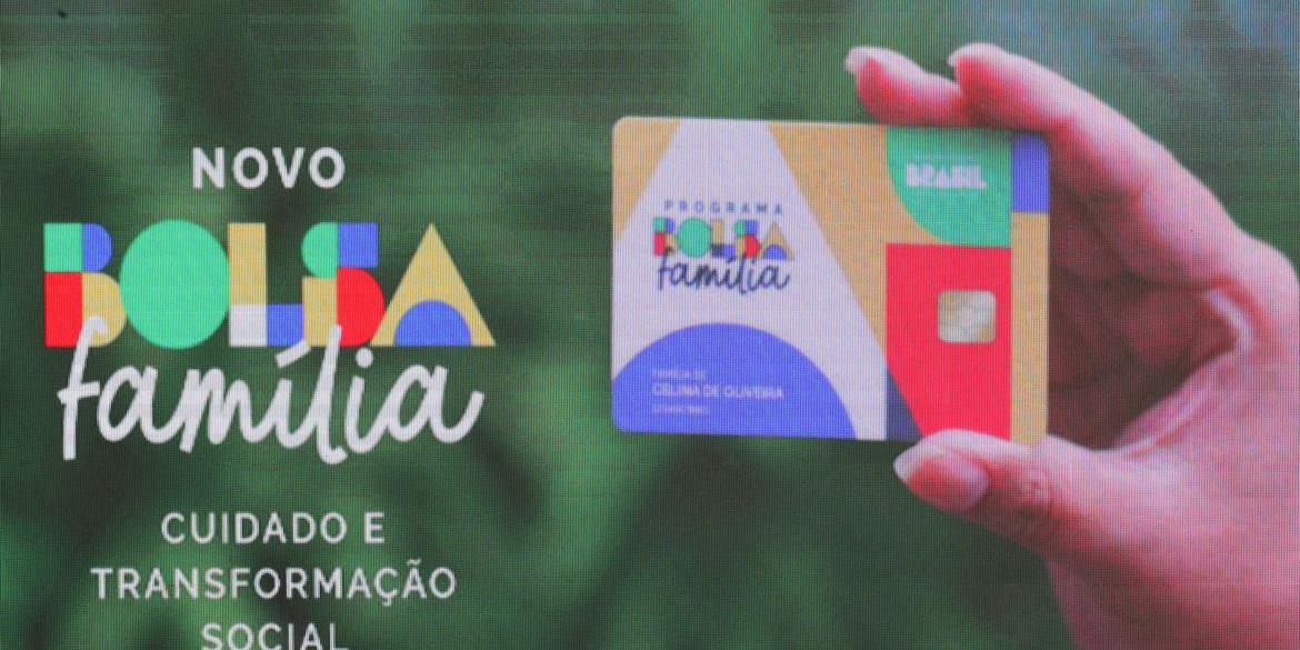 Parcela tem adicional de R$ 50 a gestantes e filhos de 7 a 18 anos (Lula Marques/Agência Brasil)