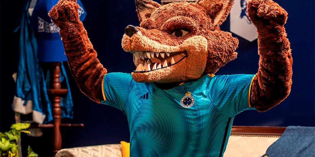 Com Raposão como modelo, Cruzeiro lança terceiro uniforme (Reprodução / Twitter Cruzeiro)