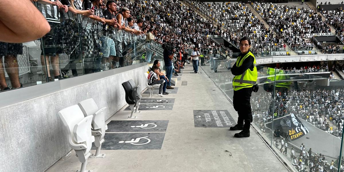 Torcedores não reclamaram do 'ponto cego' da Arena MRV neste domingo (Pedro Melo / Hoje em Dia)