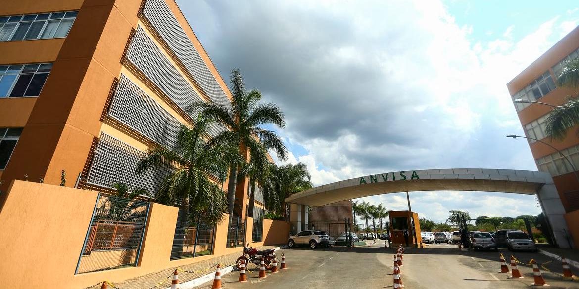 Fachada do edifício sede da Agência Nacional de Vigilância Sanitária (Anvisa) (Marcelo Camargo / Agência Brasil)