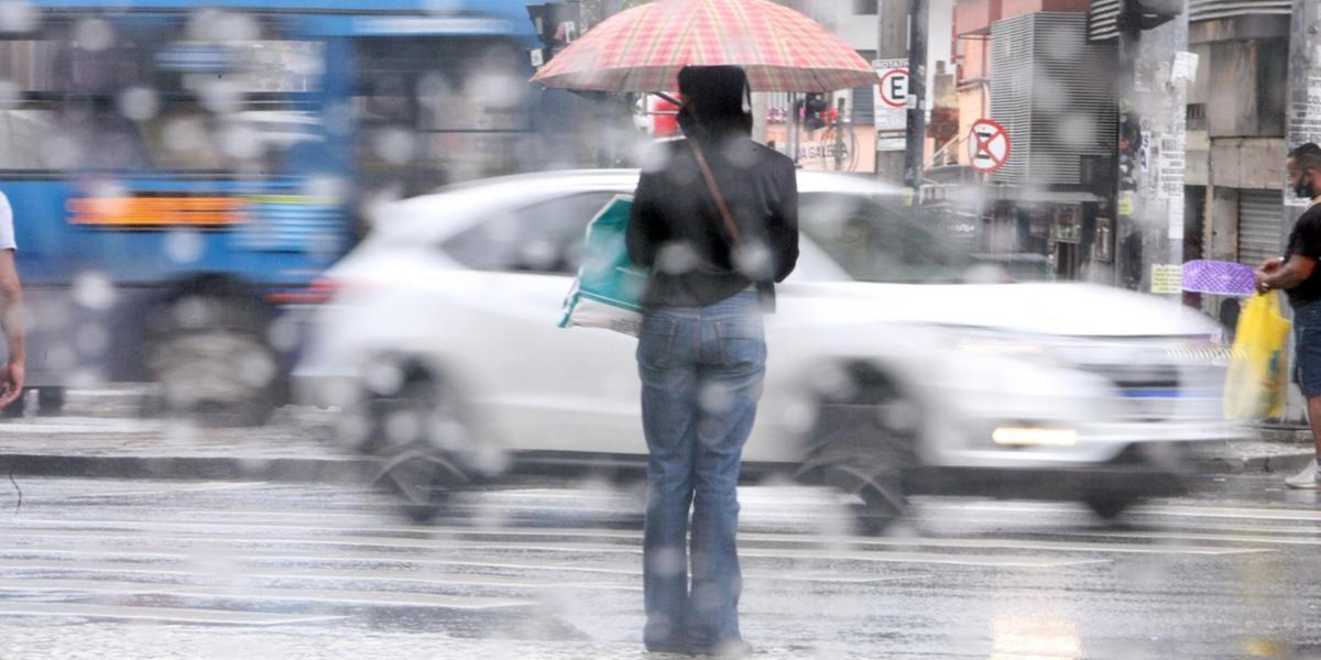 Alerta de chuva é válido até as 10h de quarta (Maurício Vieira/Hoje em Dia)