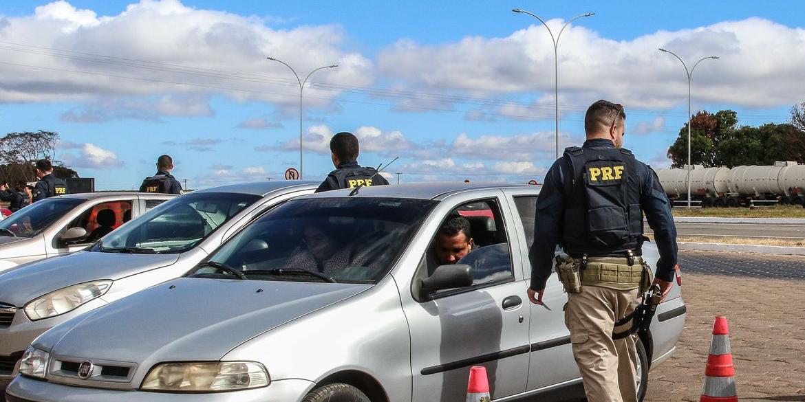 A Polícia Rodoviária Federal identificou crescimento no número de mortes e feridos de 2021 para 2022 (Antônio Cruz/ Agência Brasil)