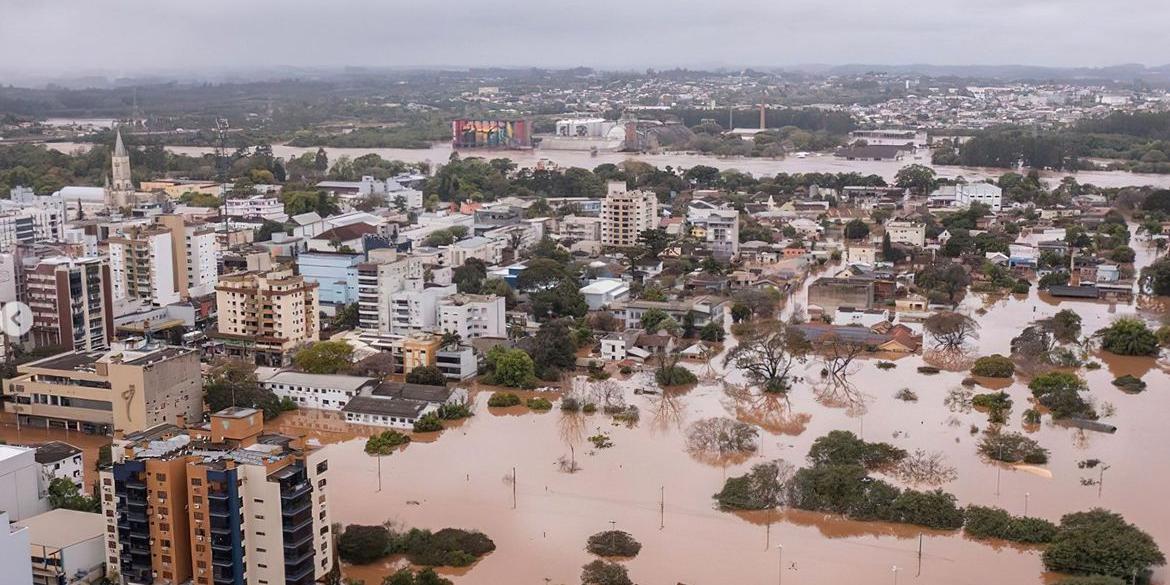 Desde o fim de abril, o Brasil assiste atônito às imagens das águas que dominam cidades e levam vidas no Rio Grande do Sul (Marcelocaumors/Instagram)