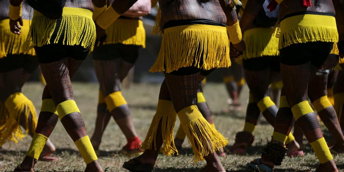 Segundo dia da 3ª Marcha das Mulheres Indígenas, que continua até quarta-feira (13), no Complexo Cultural Funarte. Com o tema “Mulheres Biomas em Defesa da Biodiversidade pelas Raízes Ancestrais”, o evento reúne mais de 5 mil participantes de todo o país (Marcelo Camargo/Agência Brasil)