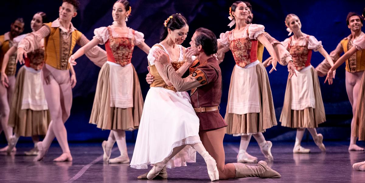 Uma das curiosidades de Giselle é ser um dos poucos balés dançados ainda com tutu romântico (Daniel Ebendinger / divulgação)
