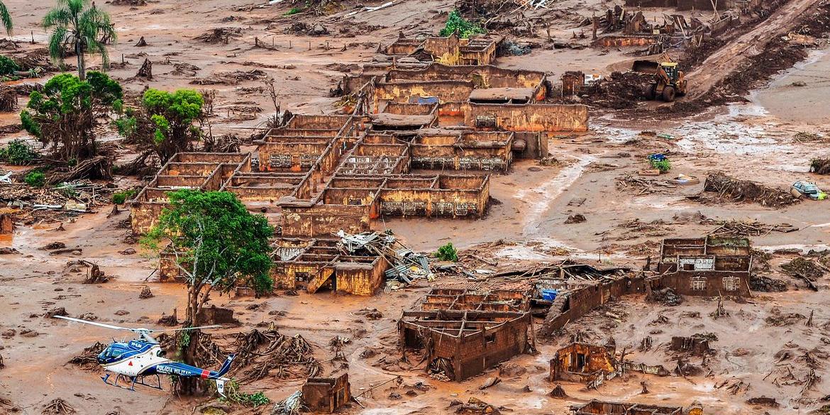 Rompimento da Barragem do Fundão, em Mariana, ocorreu em 2015 (Antônio Cruz / Agência Brasil)