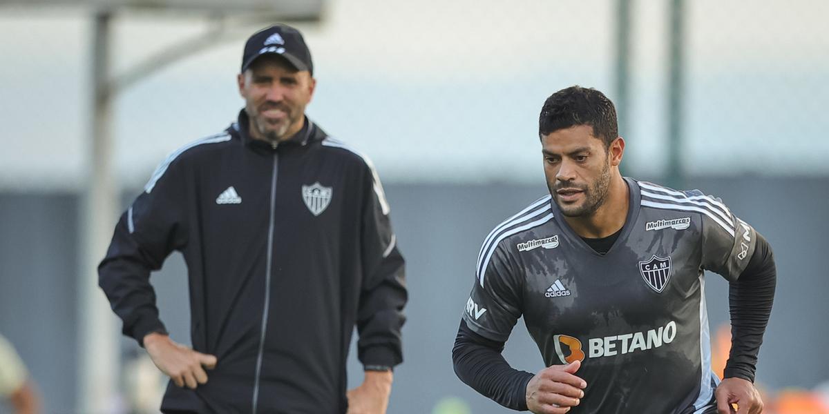 Atlético volta aos treinos visando o 1º encontro com Coudet; argentino vive bom momento no Inter (Pedro Souza  /Atlético)