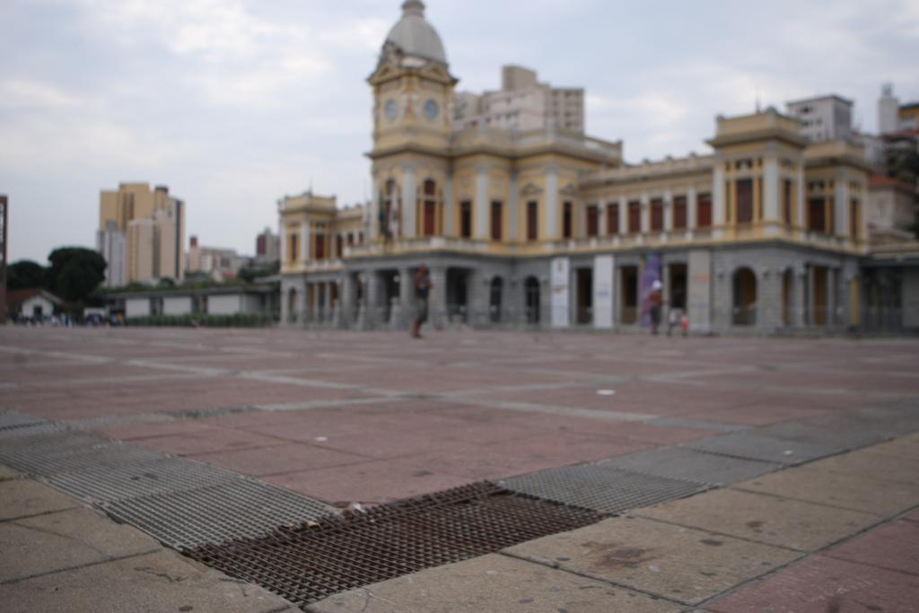 Fontes da Praça da Estação estão desligadas há meses (Valéria Marques / Hoje em Dia)