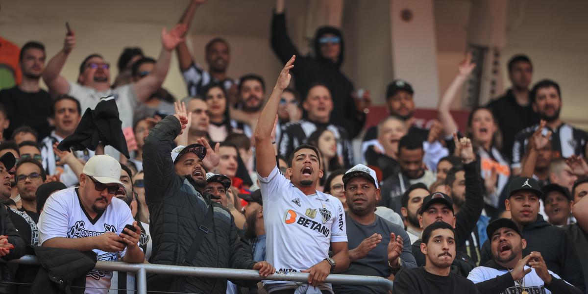 Torcida do Atlético no Beira Rio, no confronto entre Internacional x Atlético em 2022 (Pedro Souza / Atlético)