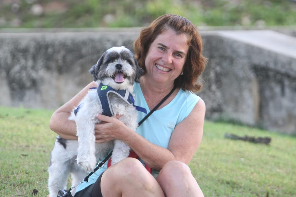 Carmen conheceu o evento por meio do Hoje em dia e levou seu companheiro Duke para ganhar a benção (Maurício Vieira / Hoje em Dia)