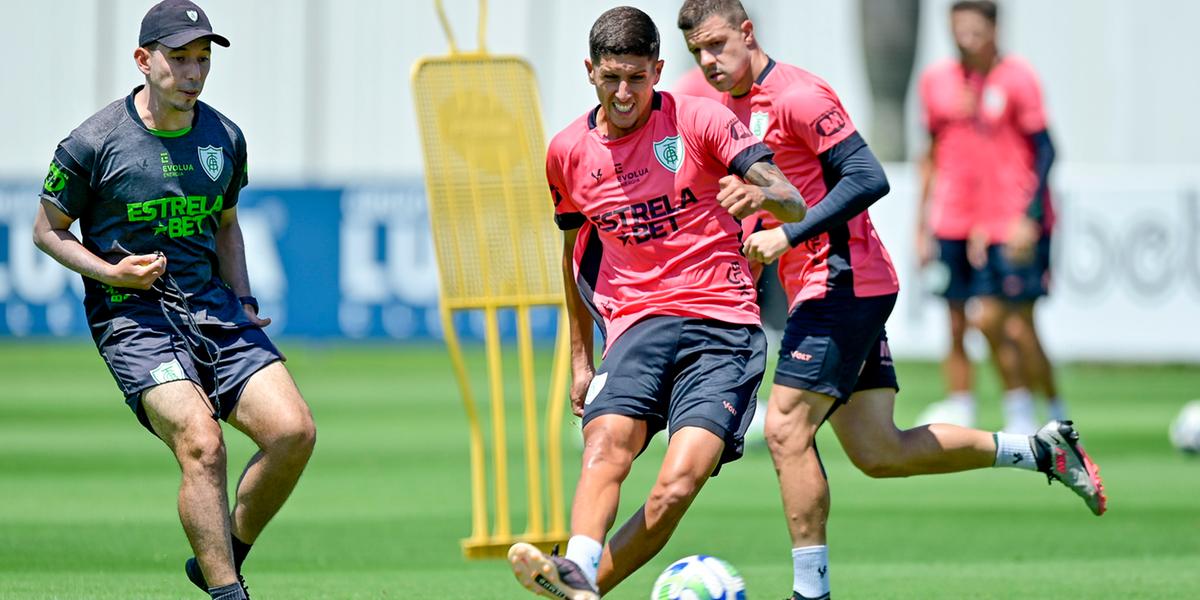 América treina em São Paulo ante de viagem para o Sul (Mourão Panda / América)