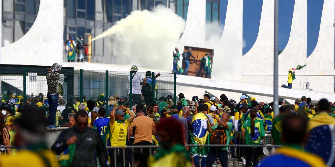 Manifestantes invadiram Congresso, STF e Palácio do Planalto em 8 de janeiro (Marcelo Camargo/Agência Brasil)