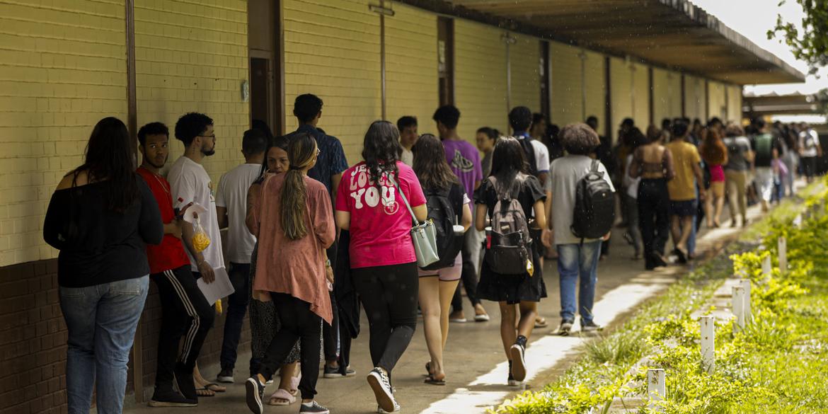 Quem teve problemas no dia da prova terá nova chance em dezembro (Joédson Alves/Agência Brasil)