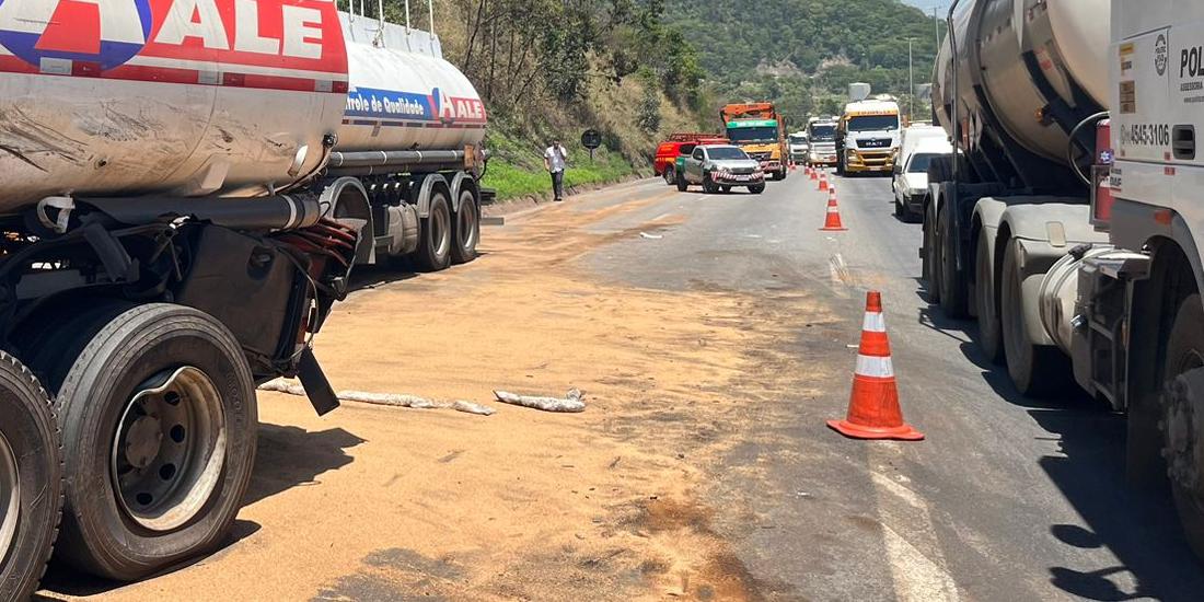 Motoristas estão sendo orientados a pegar desvios para driblar a interdição (Divulgação / Corpo de Bombeiros)