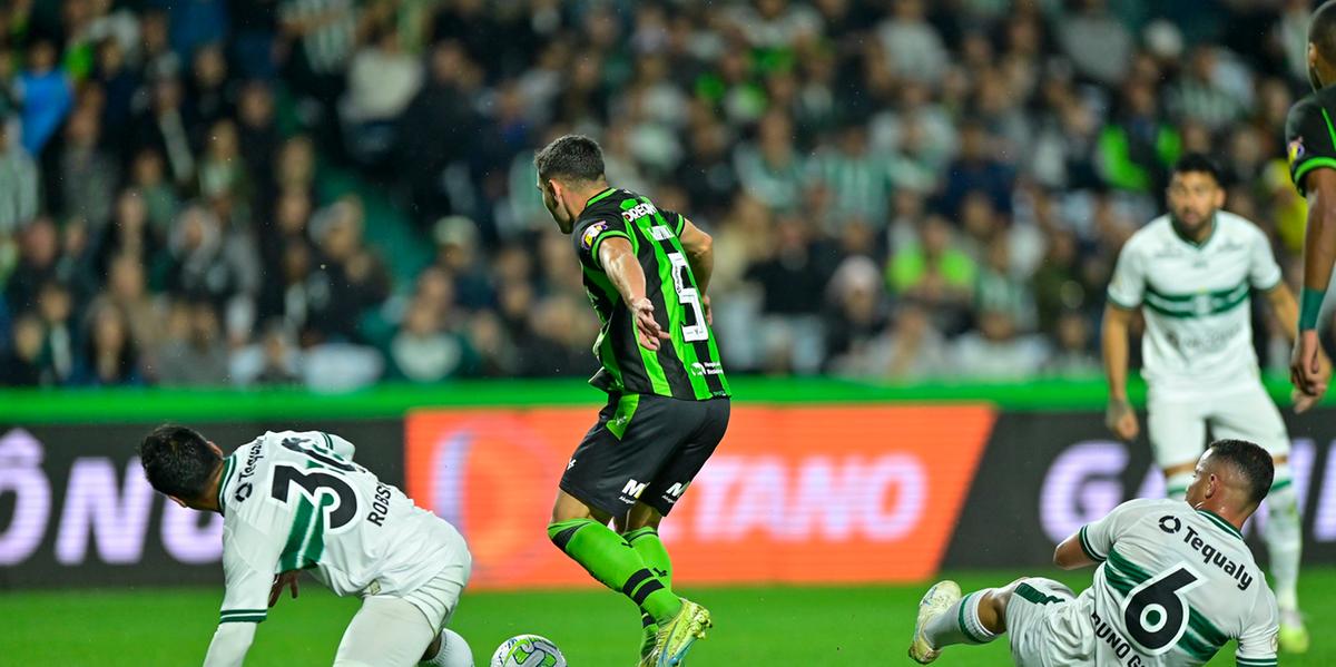 Coritiba venceu o América no primeiro turno por 3 a 1 (Mourão Panda/ América)