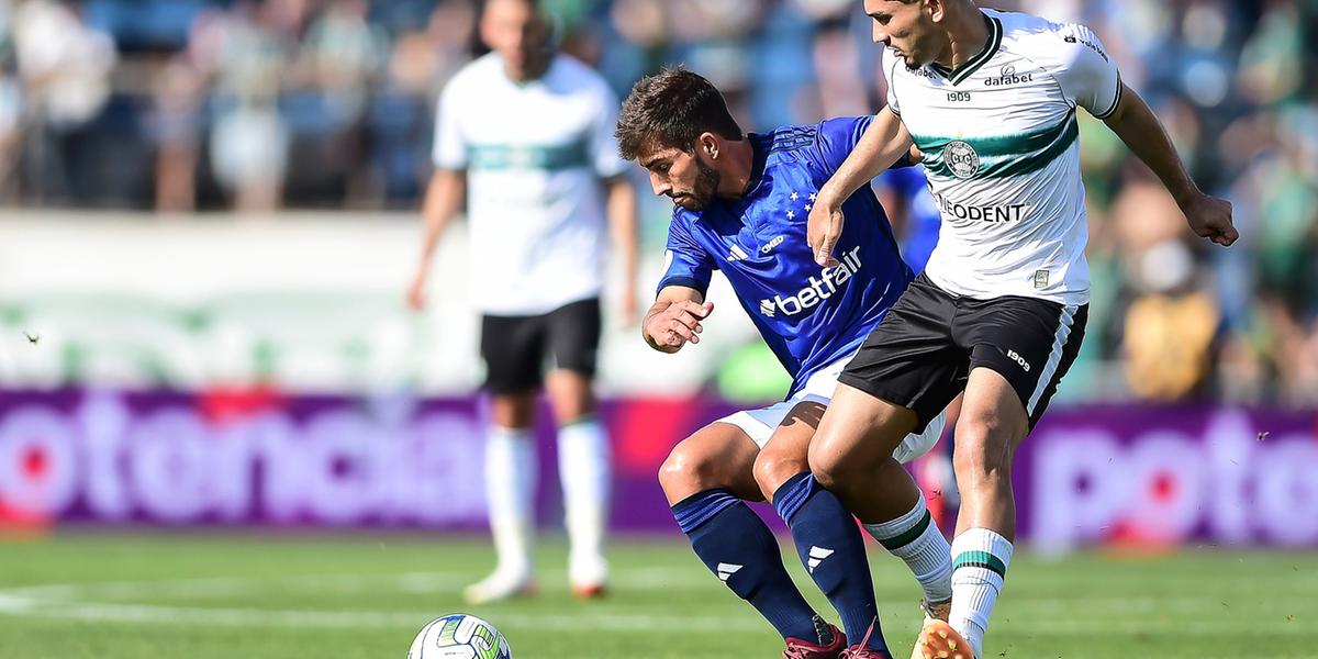 Lucas Silva levou a pior após dividida com Andrey (Staff Images Cruzeiro)