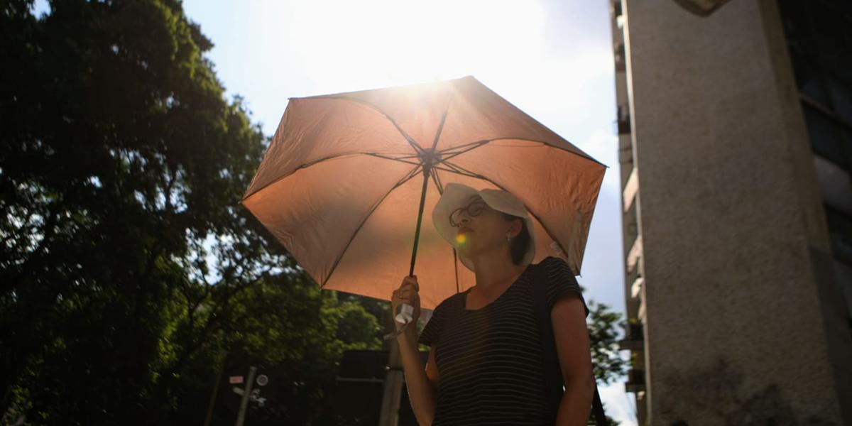 Uma onda de calor é caracterizada quando as temperaturas máximas diárias ultrapassam em 5º C ou mais a média mensal durante, no mínimo, cinco dias consecutivos (Maurício Viera/Hoje em Dia)