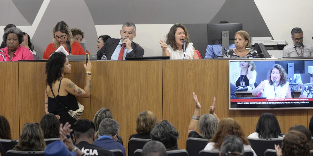 No último dia 7, Comissão de Educação, Ciência e Tecnologia debateu sobre o Regime de Recuperação Fiscal (Clarissa Barçante / reprodução ALMG)