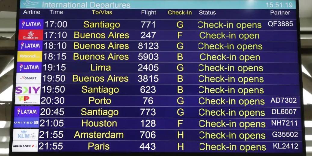 De acordo com a inflação medida pelo Índice de Preços ao Consumidor Amplo (IPCA), as passagens aéreas, que já tinham ficado 13,47% mais caras em setembro, subiram 23,70% em outubro (Fernando Frazão / Agência Brasil)