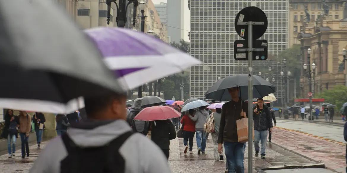 Novos temporais podem atingir a cidade até domingo próximo (Arquivo/Rovena Rosa/Agência Brasil)