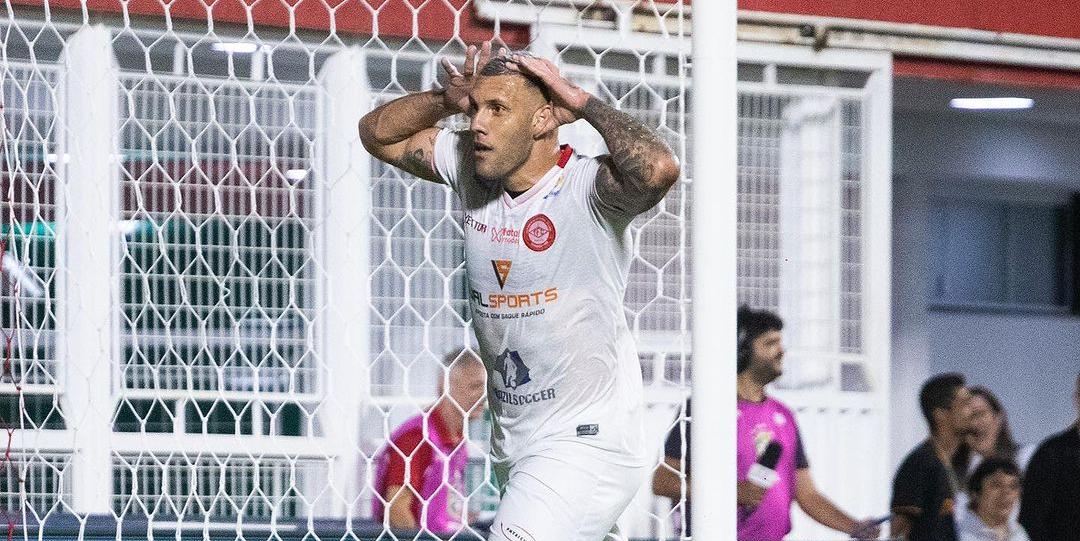 Fernandão é a esperança de gols do Gavião na última rodada (Victor Souza /Tombense - Reprodução Instagram)