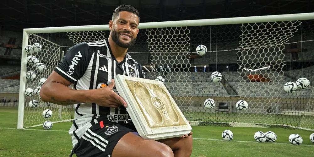 Hulk entra para a calçada da fama do Mineirão (Agência I7 / Mineirão / Divulgação)