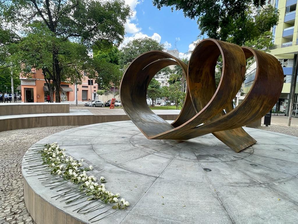 BH Ganha Monumento Em Memória às Vítimas Da Covid-19 E Profissionais De ...