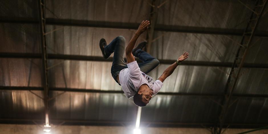 Slack Line tornou-se uma atividade independente, mas  globalmente reconhecida. (Rodolfo Ataíde/divulgação)