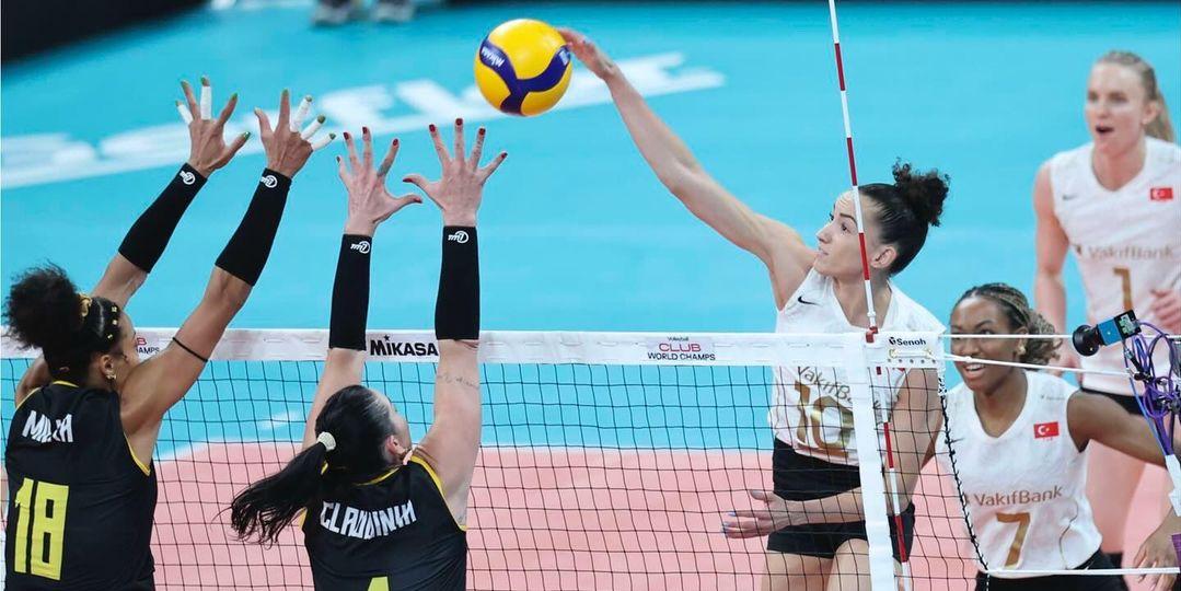 Gabi, ponteira do VakifBank, marcou 11 pontos no duelo (Reprodução/ Redes Sociais)