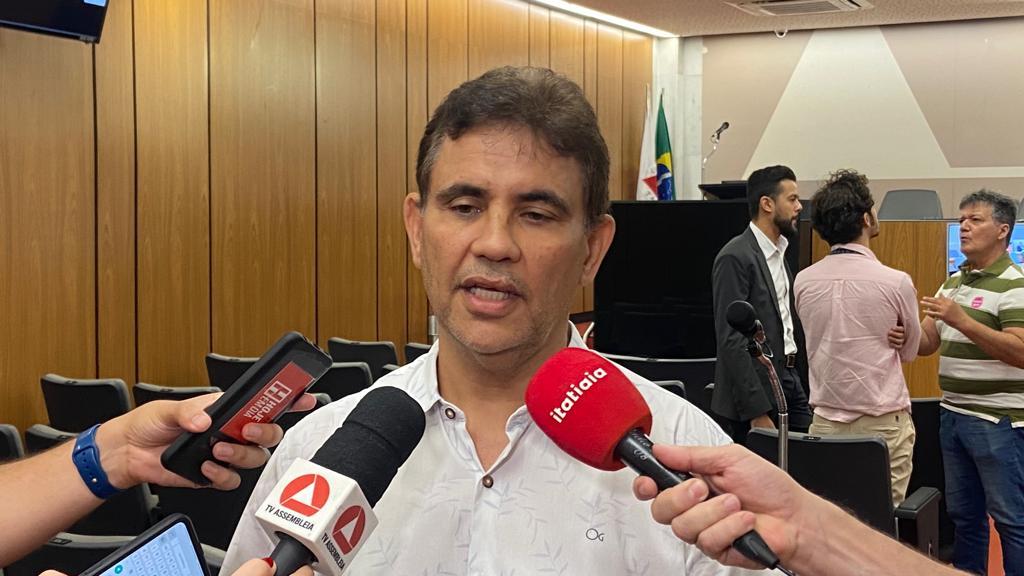 William Fernandes, presidente da Fenacouro, organizadora da feira, afirma que o local recebe cerca de 150 expositores, gerando aproximadamente 1000 empregos diretos e indiretos (Fernando Michel / Hoje em Dia)