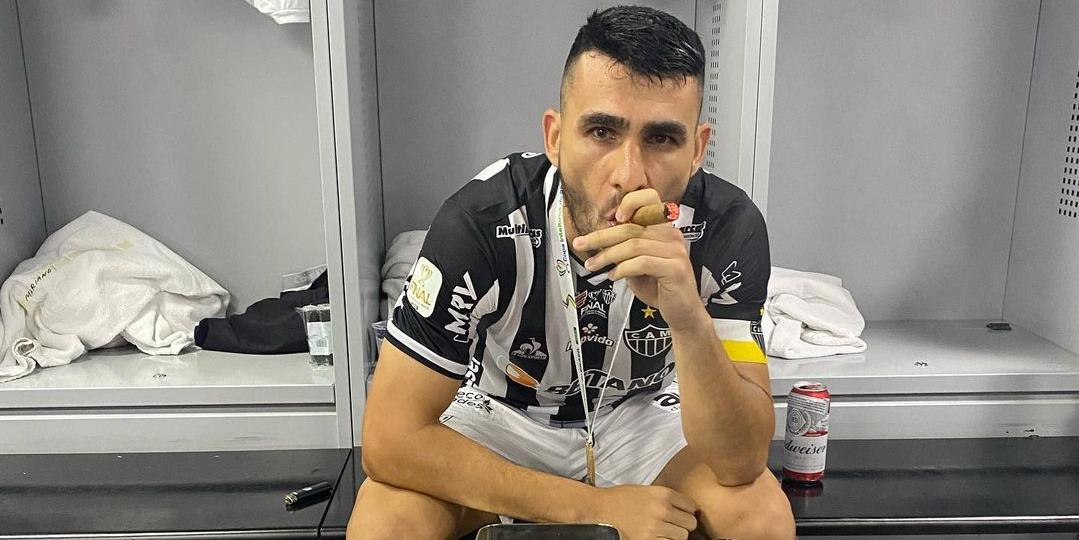 Campeão no Galo, Alonso desembarcou em BH (Reprodução / Instagram Junior Alonso)