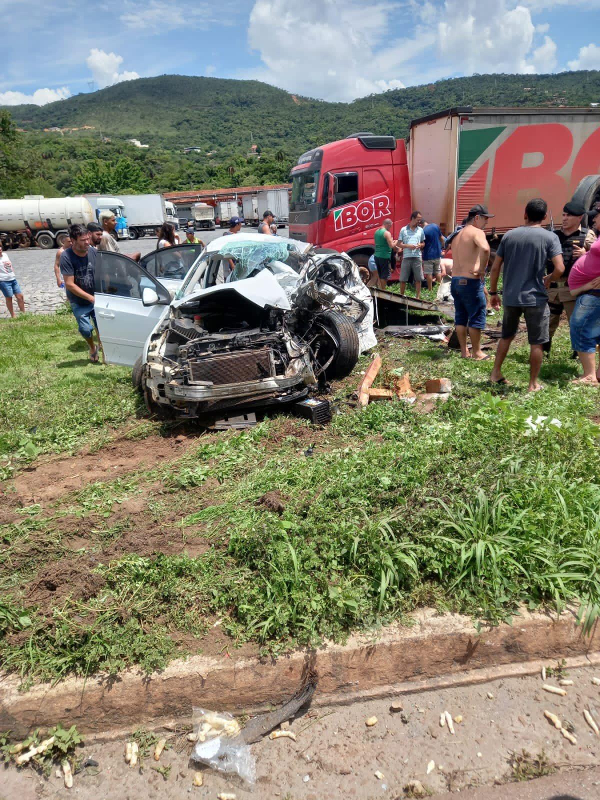 Acidente Grave Entre Carros E Caminhão Deixa Um Morto E Três Feridos Na Br 381 Em Sabará 1373