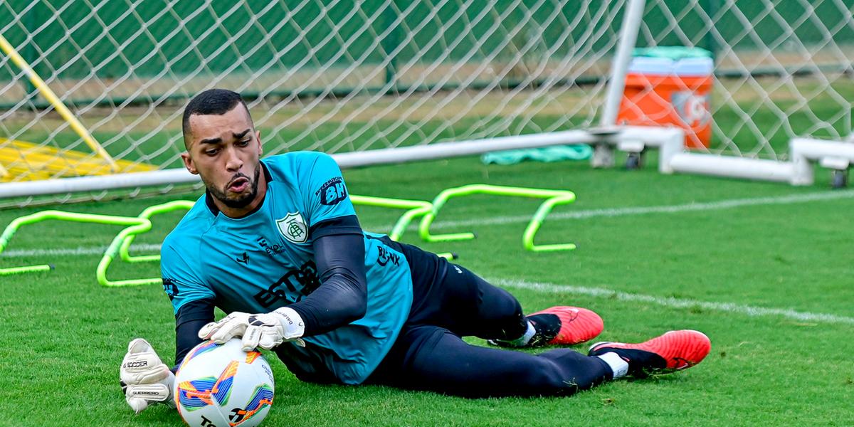 Novo goleiro do América, Dalberson revelou se "sentir em casa" (Mourão Panda/ América)