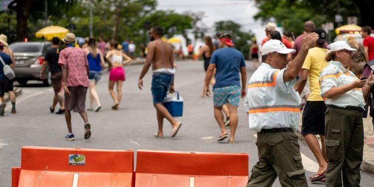 Serão disponibilizadas nos aplicativos Waze e no Google Maps as interdições de trânsito das áreas reservadas para desfile dos blocos (PBH/Divulgação)