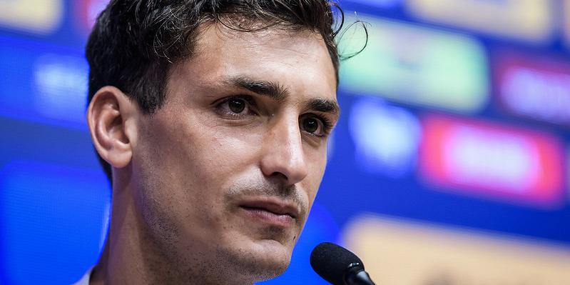 Juan Dinenno durante entrevista coletiva no Cruzeiro (Gustavo Aleixo/Cruzeiro)