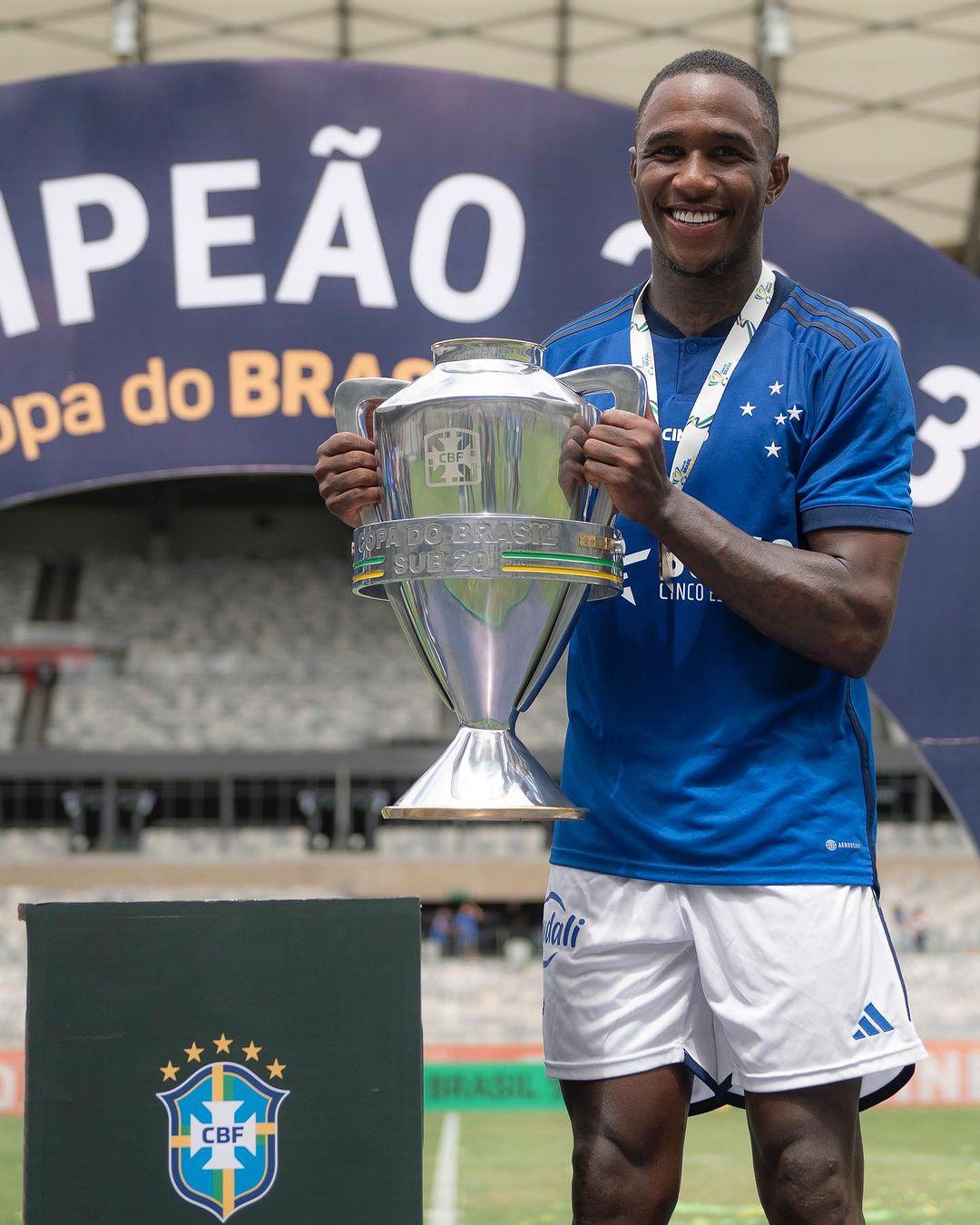 João Pedro foi campeão da Copa do Brasil sub-20 com o Cruzeiro (Reprodução/ Instagram)