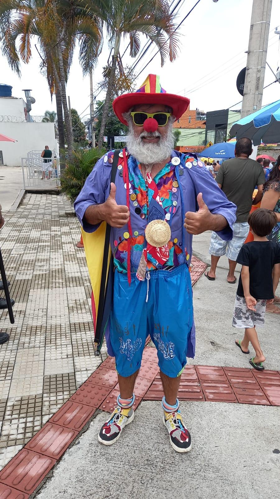 Veio do Rio chamou a atenção no bairro Jaraguá neste 1º dia de Carnaval em BH (Fabiana Silva)